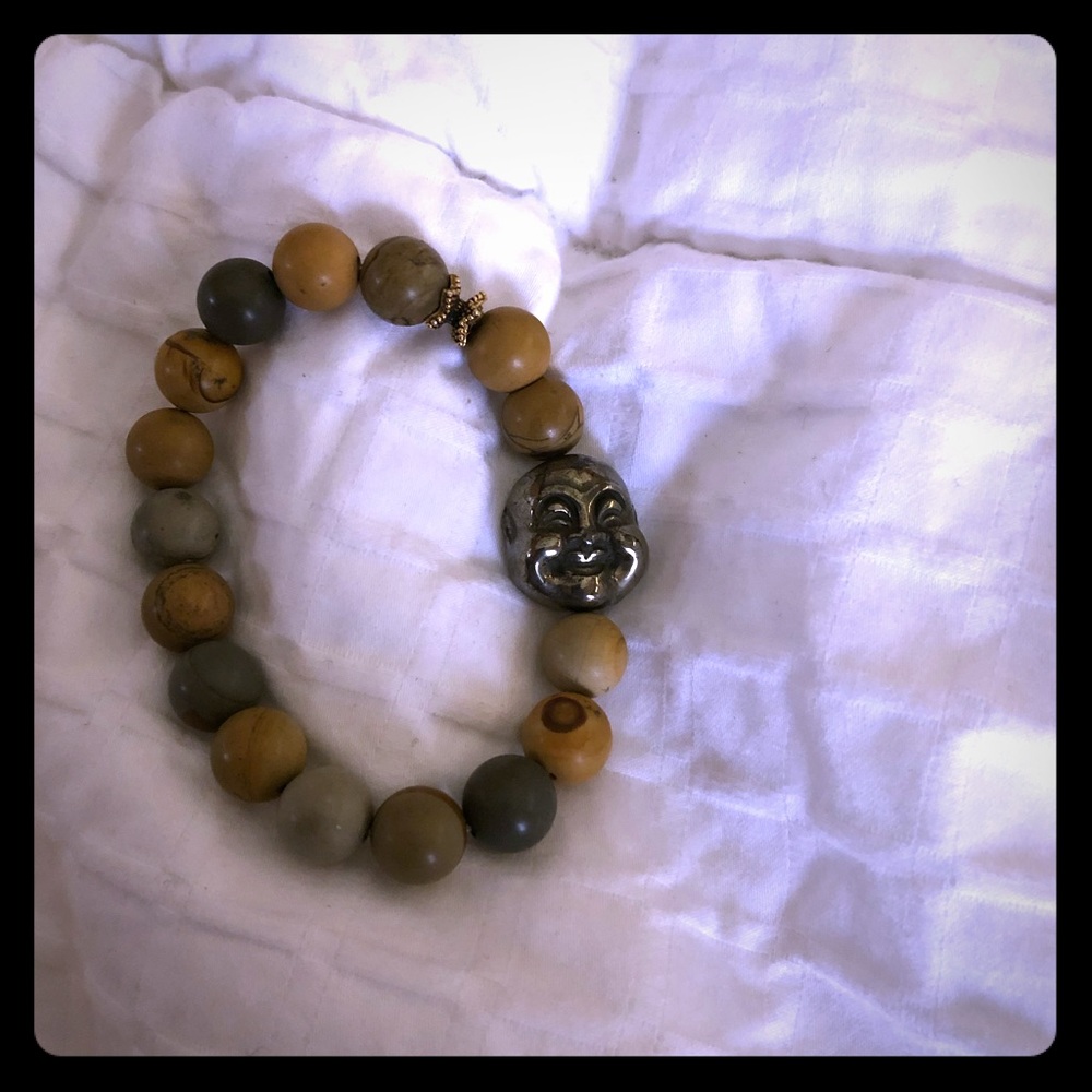 Stretch bracelet with Buddha charm